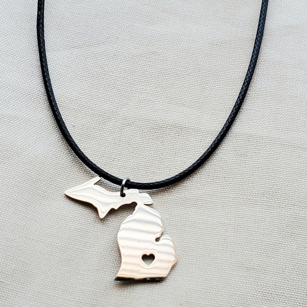 Silvertone ❤ Michigan Necklace